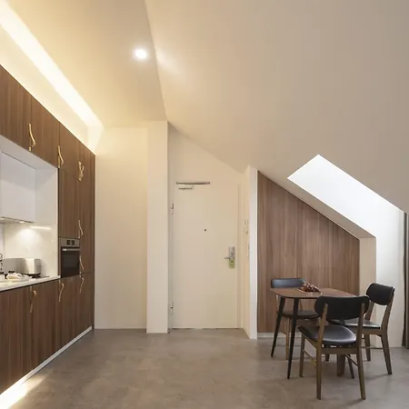 Serviced - Avenida Appartement *