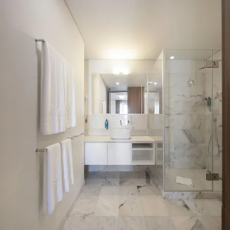 Serviced - Avenida Apartment