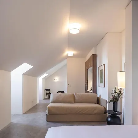 Serviced - Avenida Apartment